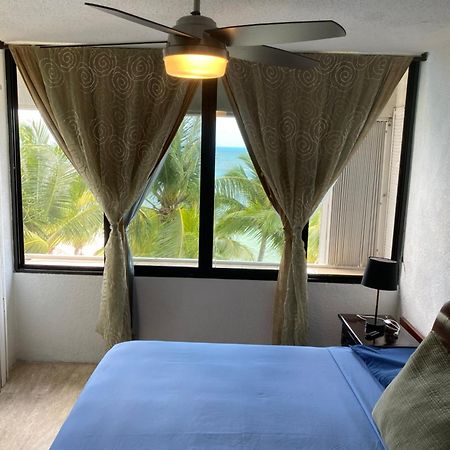 Front Beach Private Room With Shared Bathroom Cancun Exterior photo