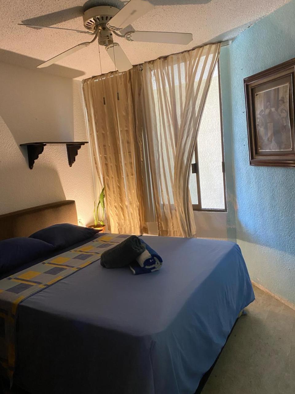 Front Beach Private Room With Shared Bathroom Cancun Exterior photo