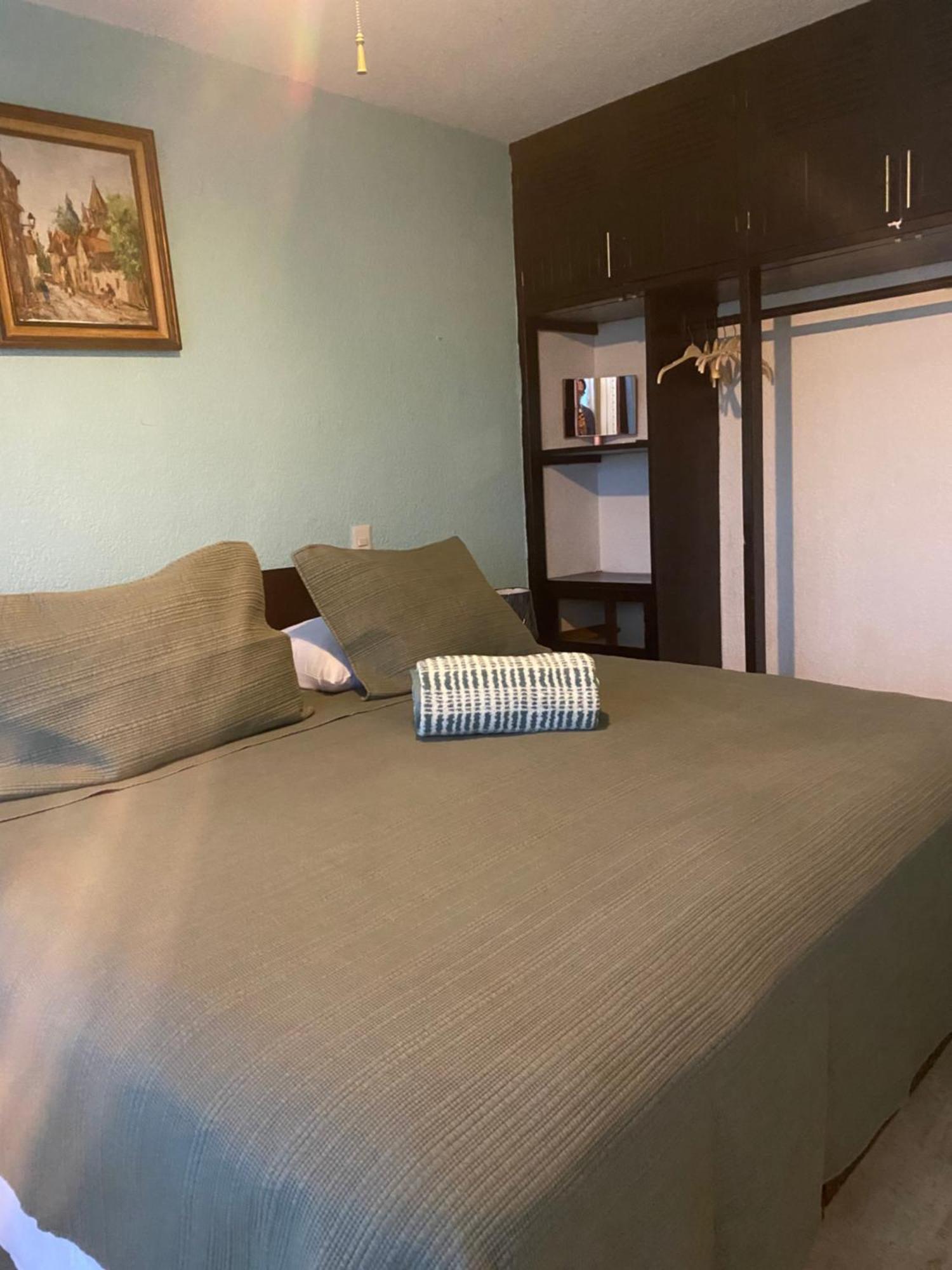 Front Beach Private Room With Shared Bathroom Cancun Exterior photo